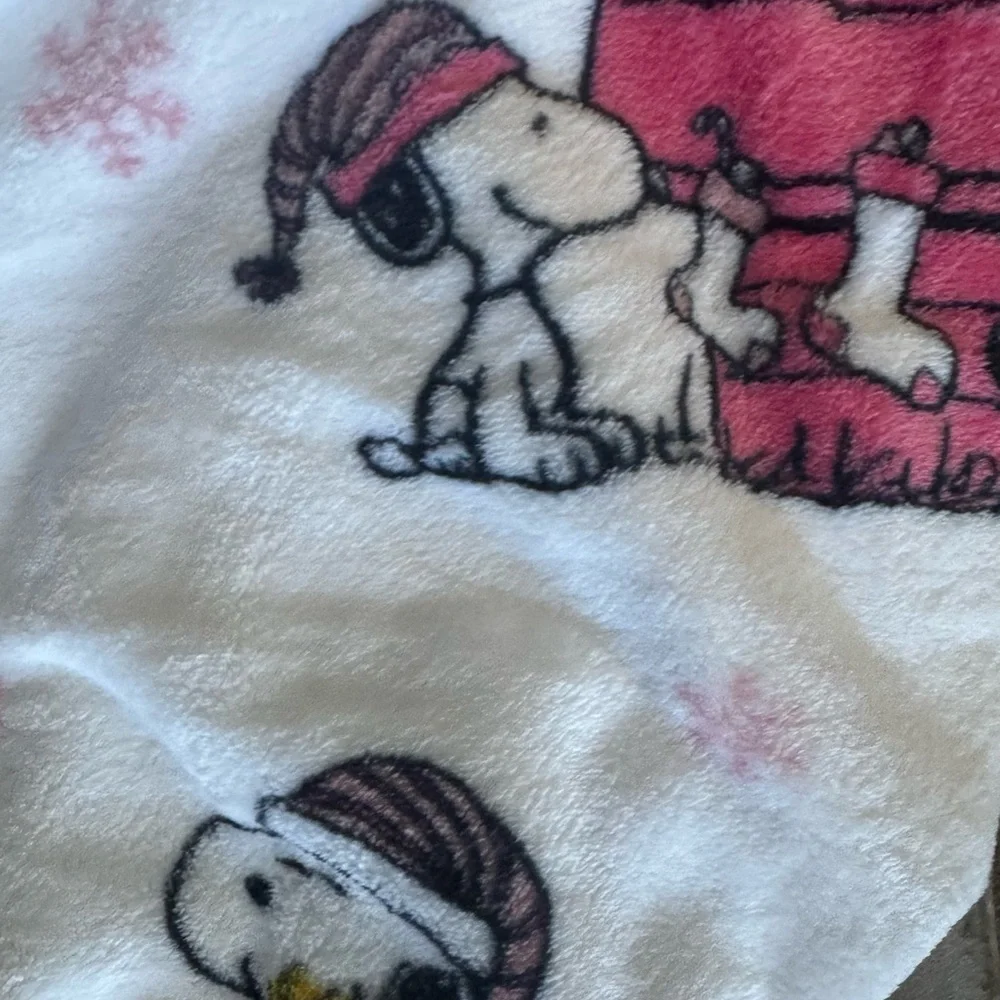 BERKSHIRE PEANUTS CHRISTMAS HOLIDAY PINK THROW BLANKET w/SNOOPY & WOODSTOCK NEW